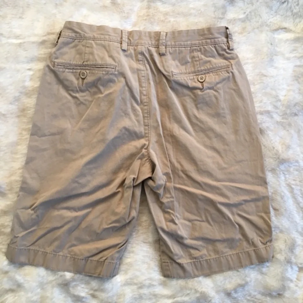 J. Crew Factory // Classic Khaki Shorts size 30 my1